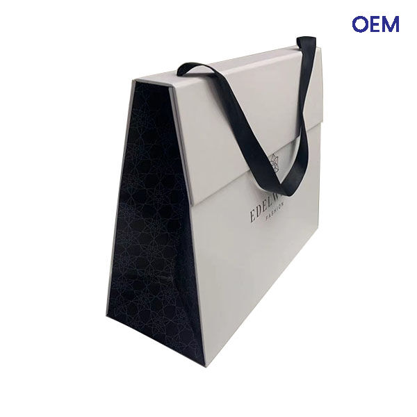 Hotel customized printing paper bag with flap and magnet 